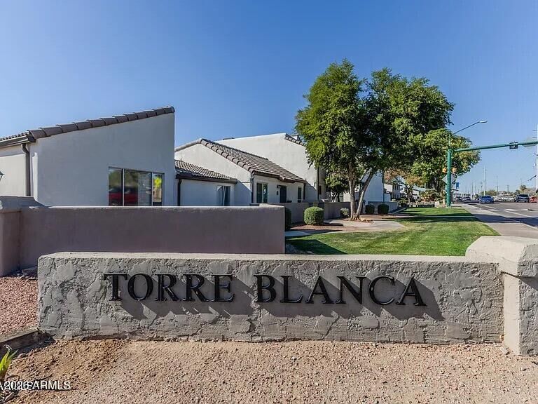 Property Photo:  1125 E Kaler Drive  AZ 85020 