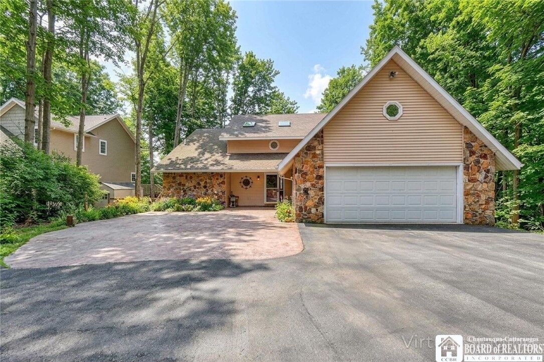 Property Photo:  5464 Crestwood Road  NY 14712 