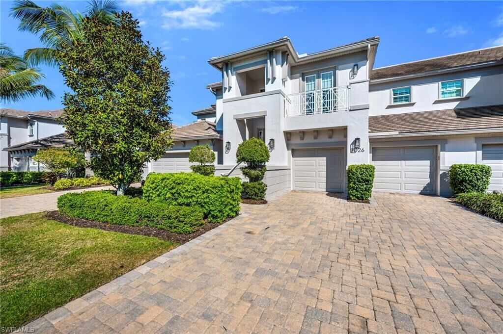Property Photo:  8026 Signature Club Cir 5-201  FL 34113 