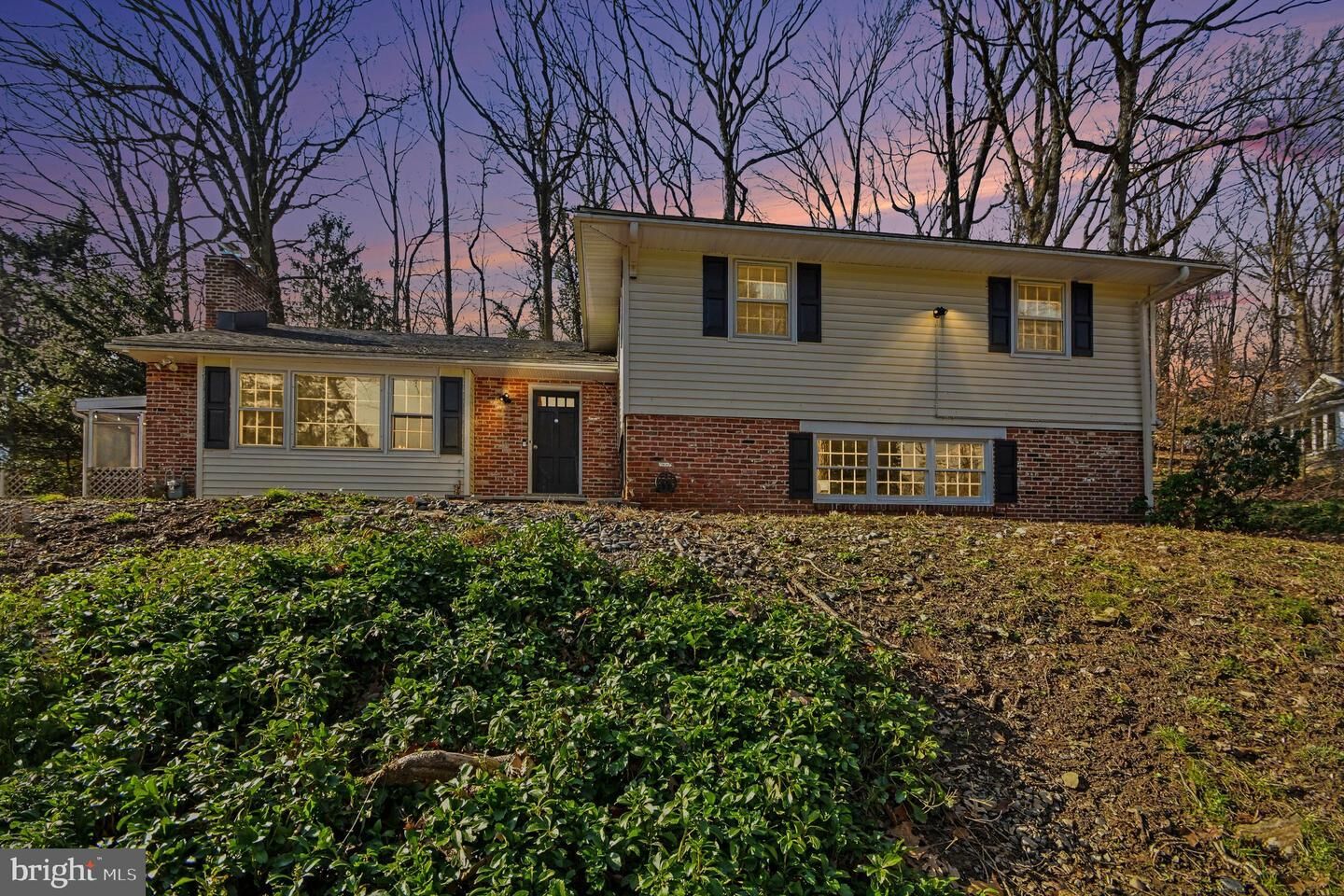 Property Photo: 542 Upper Weadley Road PA 19087