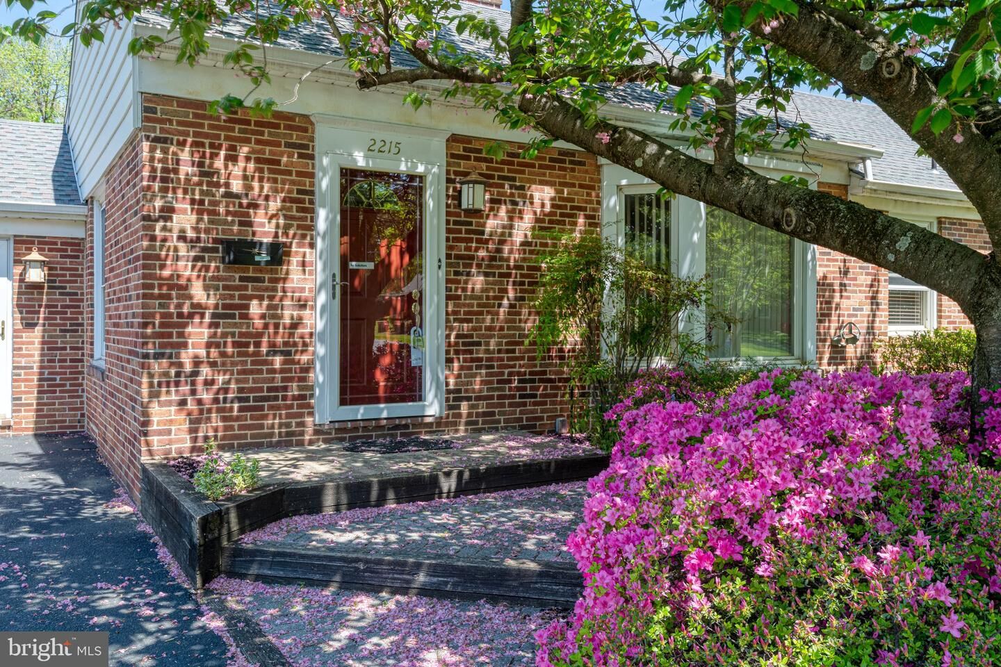 Property Photo:  2215 Dixie Drive  PA 17402 