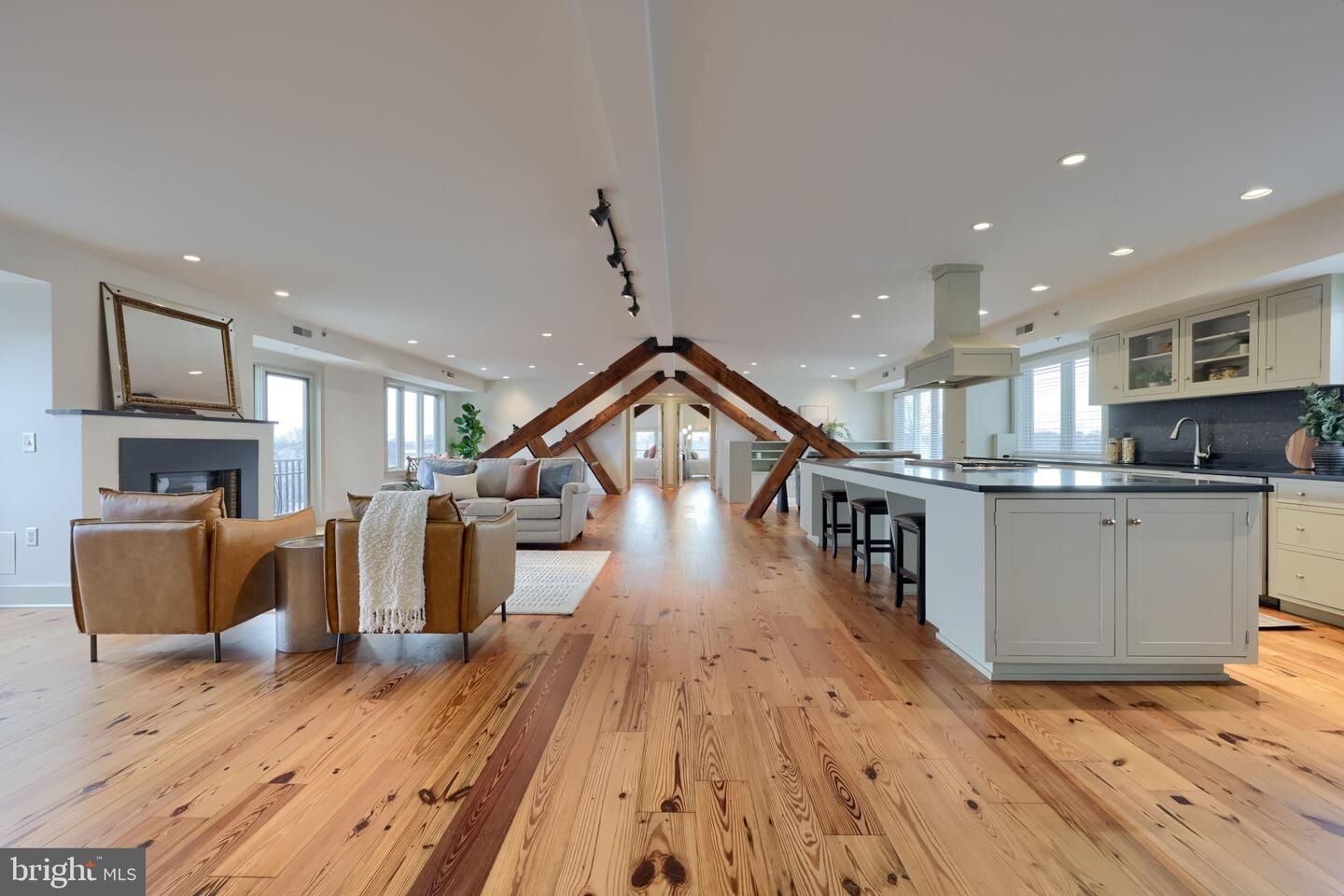 Property Photo:  336 N Christian Street E  PA 17602 