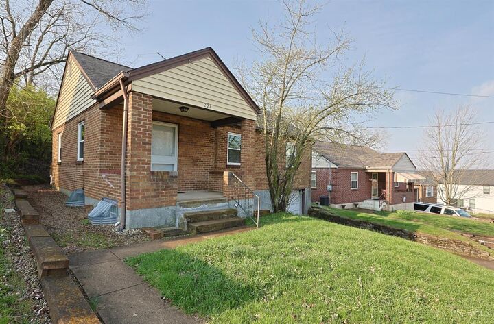 Property Photo:  221 E Mechanic Street  OH 45215 