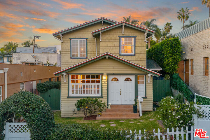 Property Photo:  41 Vicente Ter  CA 90401 