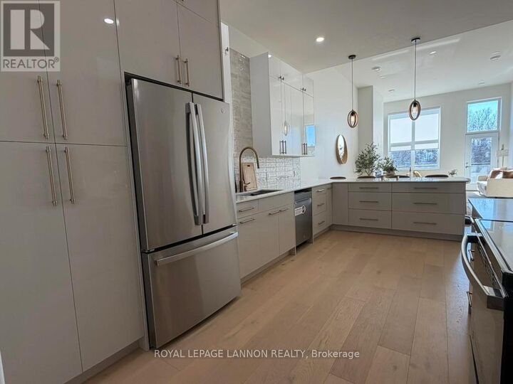 Property Photo:  96 High Street North 3210  ON P7A 5R3 