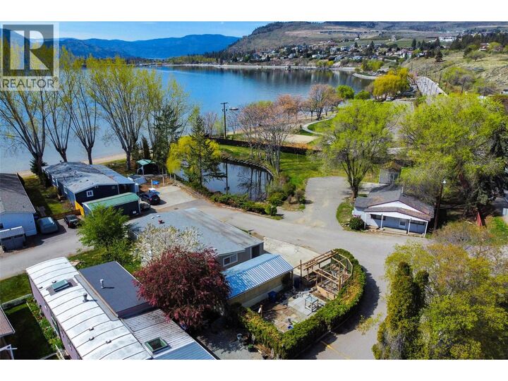 Property Photo: 2095 Boucherie Road 25 BC V4T 1Z4