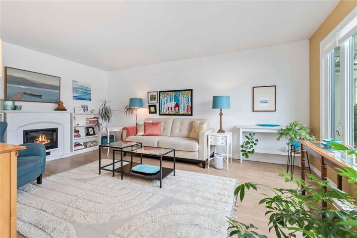 Property Photo:  31 Sandham Crescent  MB R3R 1M8 