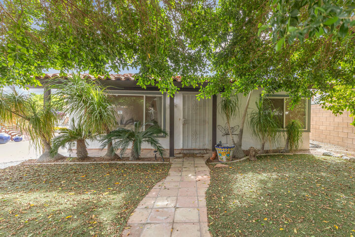 Property Photo:  52426 Avenida Mendoza  CA 92253 