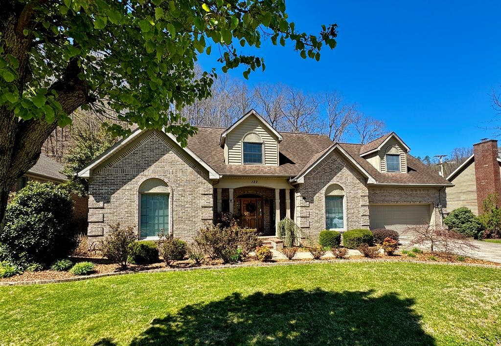 Property Photo:  122 Cedar Hills  KY 41501 