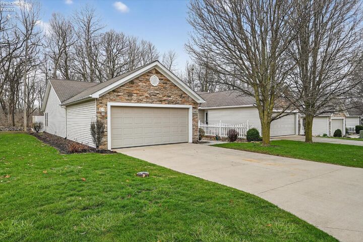 Property Photo:  340 Lighthouse Oval  OH 43440 