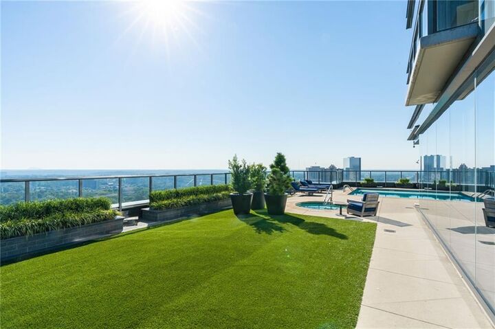 Property Photo: 3630 Peachtree Road NE 2204 GA 30326