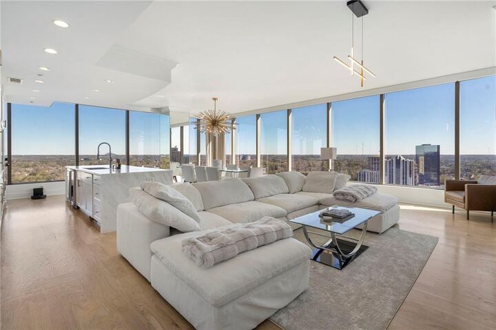 Property Photo:  3630 Peachtree Road NE 2204  GA 30326 