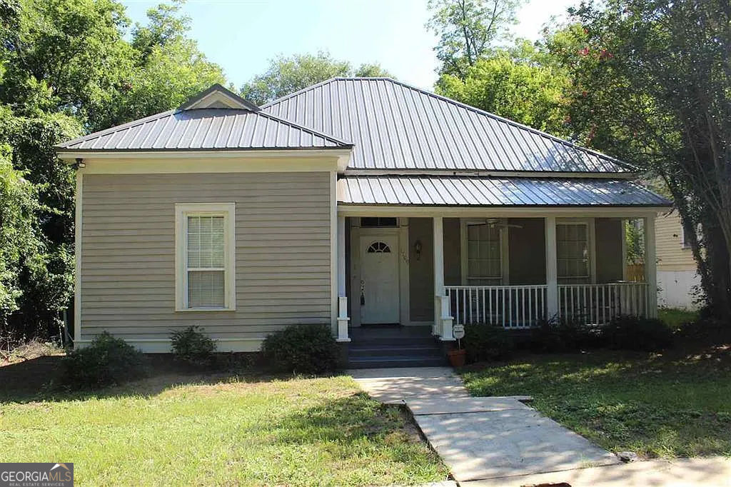 Property Photo:  1709 Rembert Ave  GA 31201 
