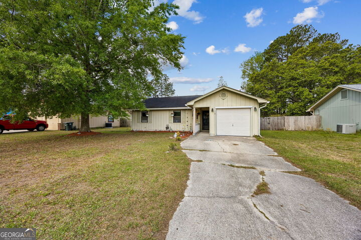 Property Photo:  118 Greenacre Circle N  GA 31548 