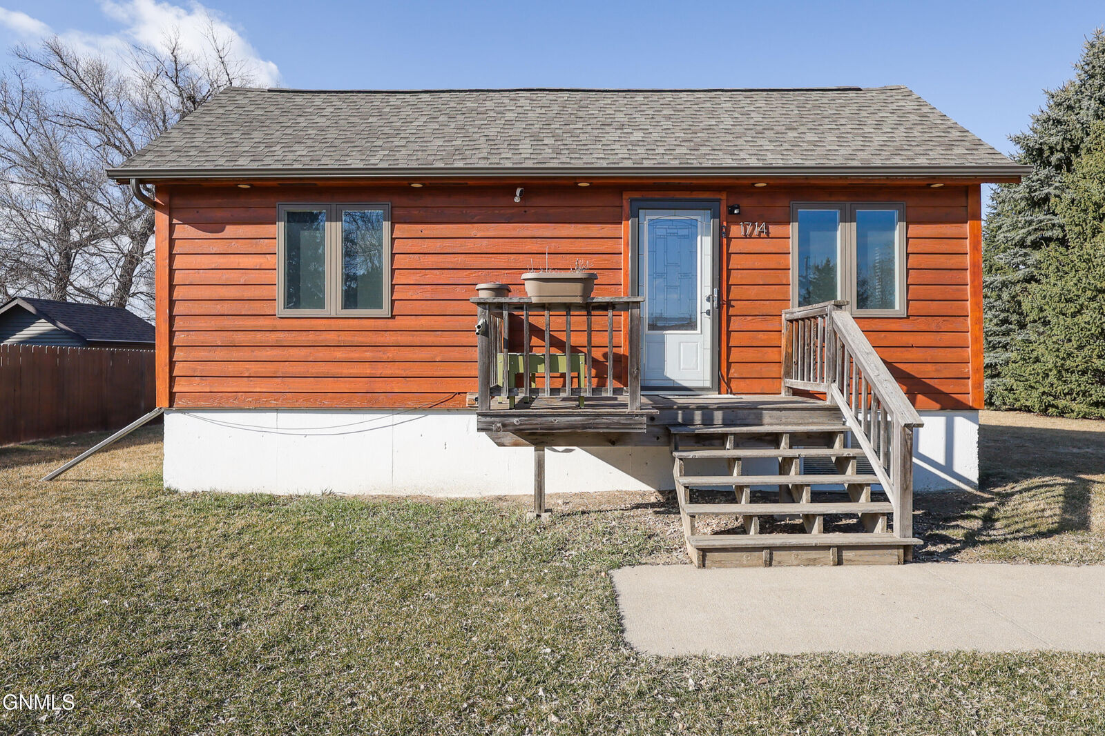 Property Photo:  1714 4th Street NE  ND 58554 