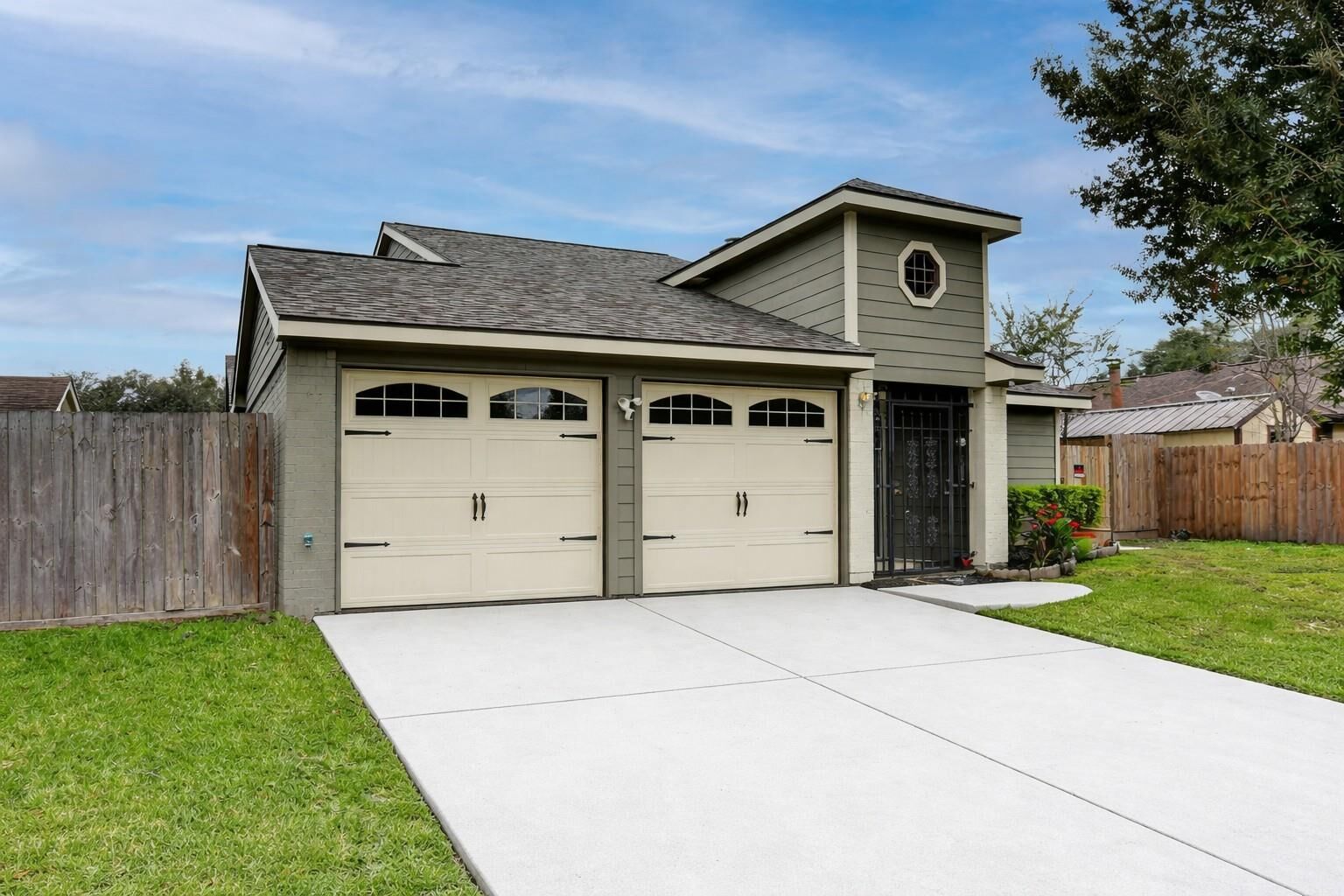 Property Photo:  1306 Mimosa Road  TX 77489 