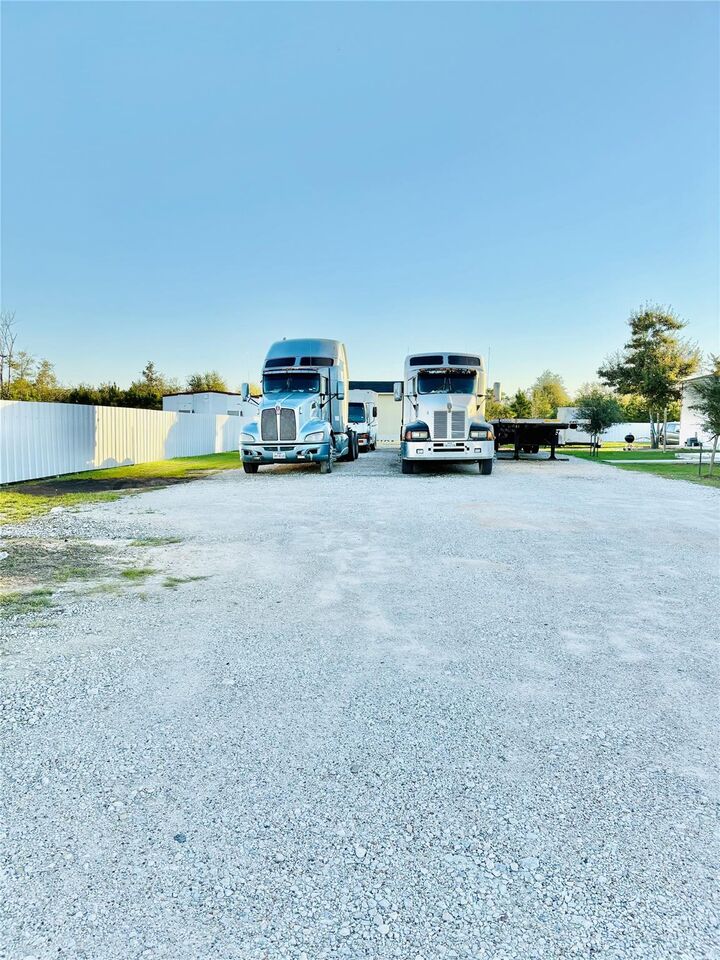 Property Photo:  226 Road 5210  TX 77327 