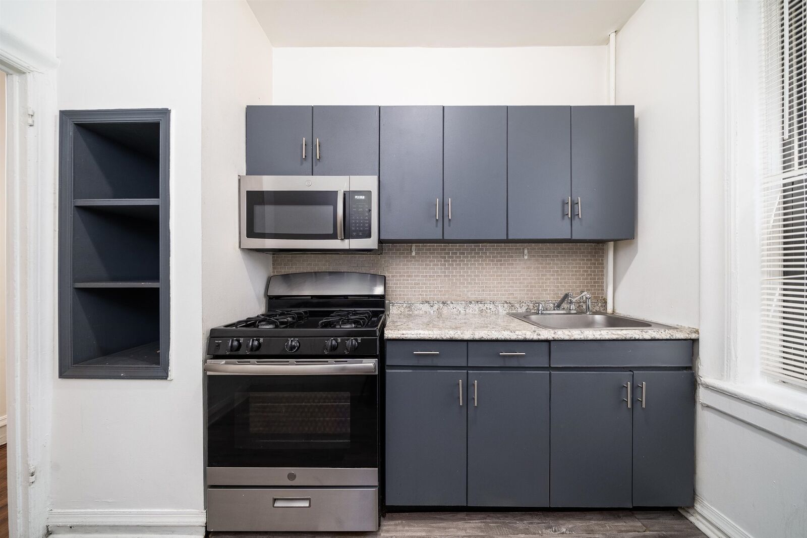 Property Photo: 429 Fairmount Ave 407 NJ 07306