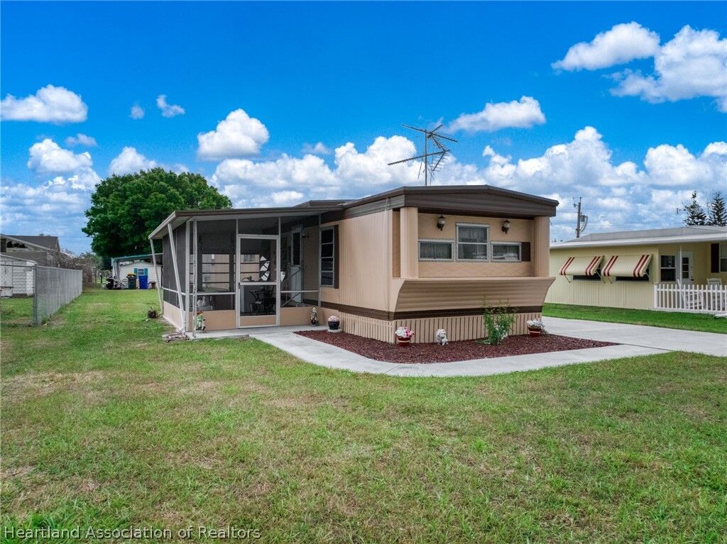 Property Photo:  3232 New York Avenue  FL 33870 