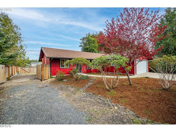 Property Photo:  1245 SW Fairway Drive  OR 97394 