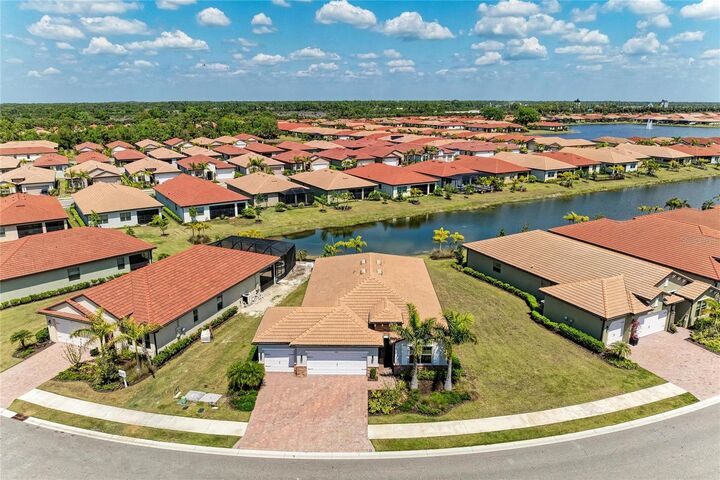 Property Photo:  628 Maraviya Boulevard  FL 34275 