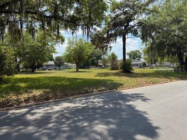 Property Photo: 305 Elaine Drive FL 33823