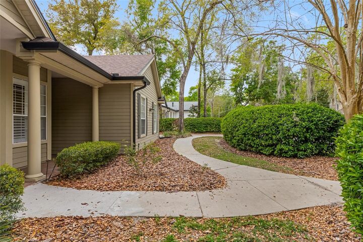 Property Photo: 9513 SW 33rd Lane FL 32608