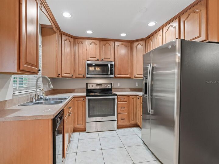 Property Photo:  8234 S US 301  FL 33513 