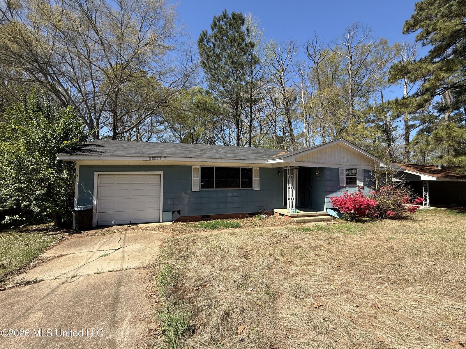 Property Photo:  2813 Marydale Drive  MS 39212 