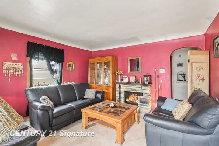 Property Photo:  3111 Rust Avenue  MI 48601 