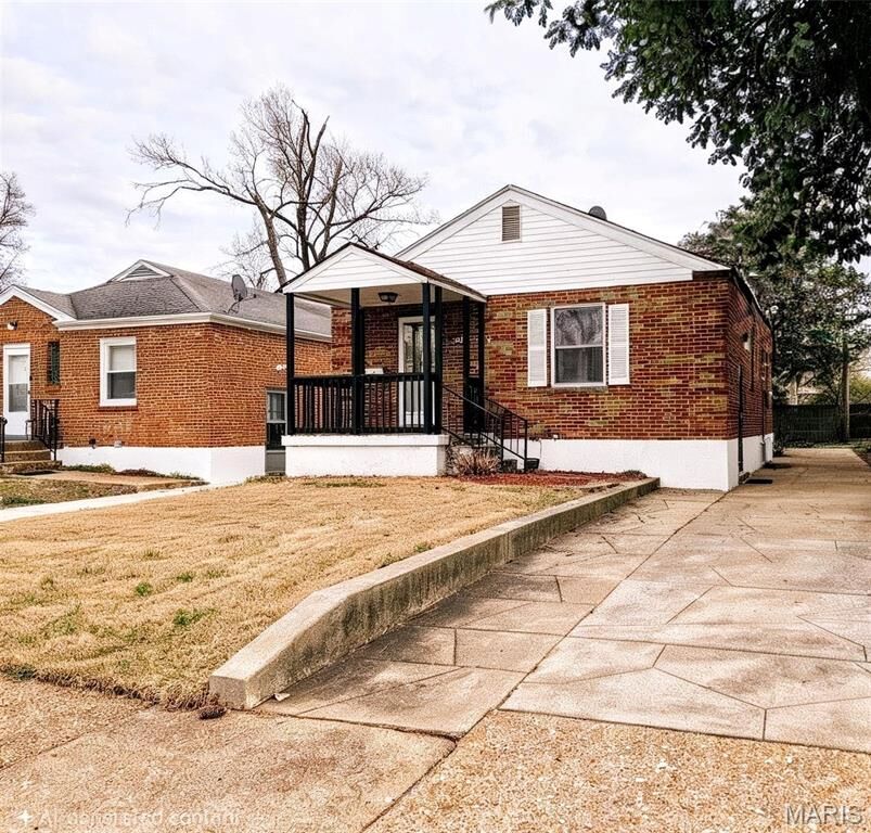 Property Photo:  8308 Archer Avenue  MO 63132 