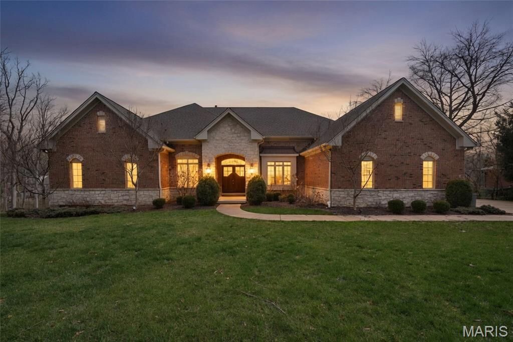 Property Photo:  9 Graybridge Drive  MO 63124 