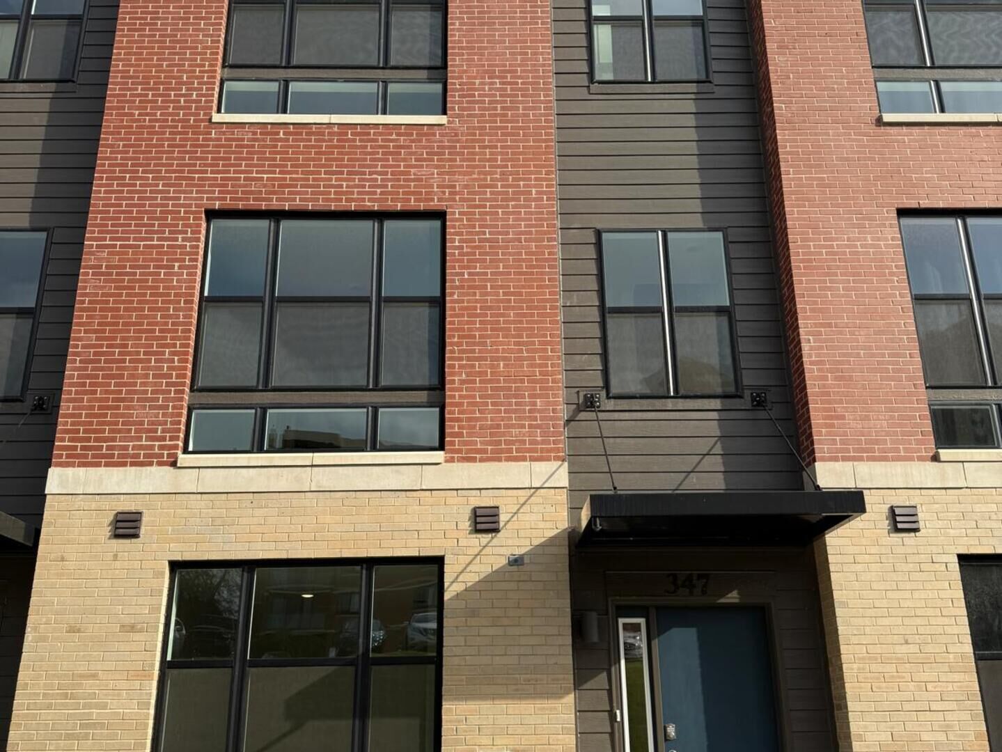 Property Photo: 347 Summit Circle IL 60148