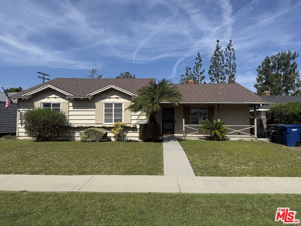 Property Photo:  12733 Meadow Green Road  CA 90638 