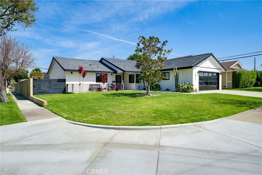Property Photo:  10413 Egret Avenue  CA 92708 
