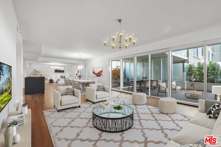 Property Photo:  6250 Hollywood Boulevard 4E  CA 90028 