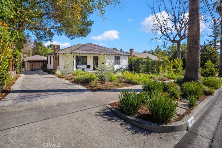 Property Photo:  230 N Sunnyside Avenue  CA 91024 
