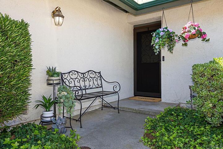 Property Photo:  235 Crestview Glen  CA 92026 