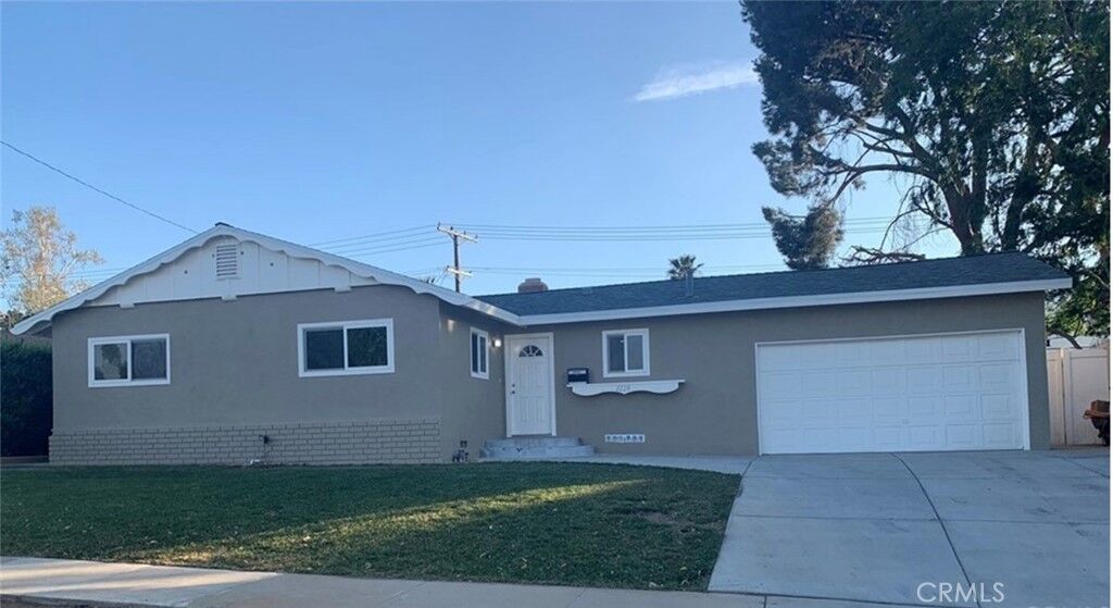 Property Photo: 2228 Ridgeview CA 92882