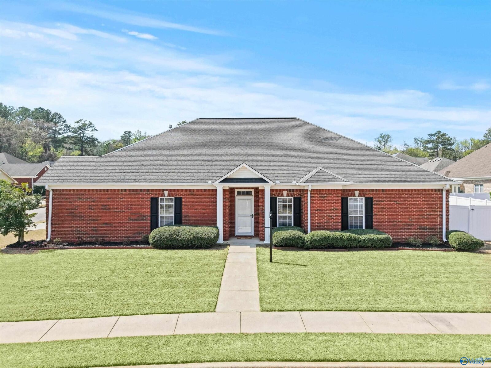 Property Photo:  2511 Millwood Circle  AL 35803 