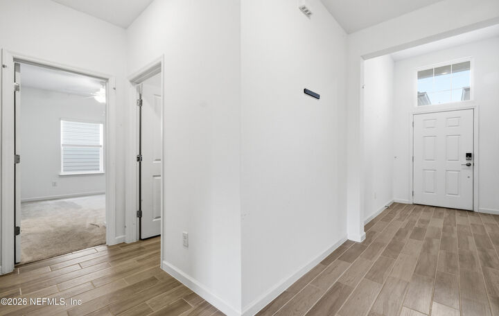 Property Photo: 9846 Lemon Balm Way FL 32219