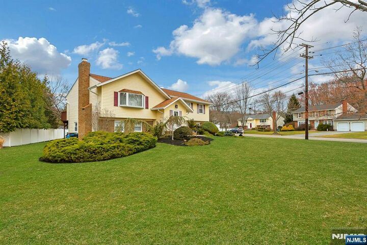 Property Photo: 81 Queen Court NJ 07642