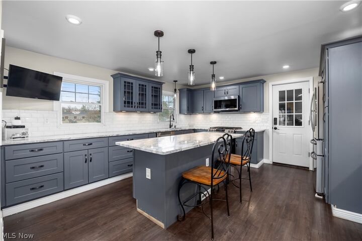 Property Photo:  6635 Lake Ave  OH 44035 