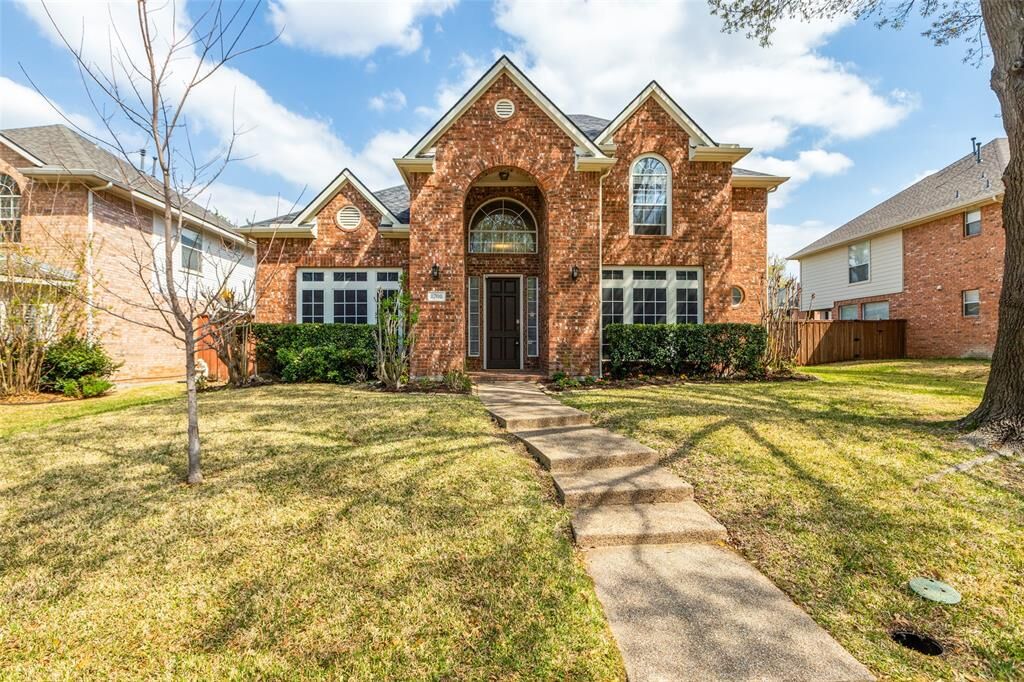 Property Photo:  8708 Berwick Drive  TX 75025 