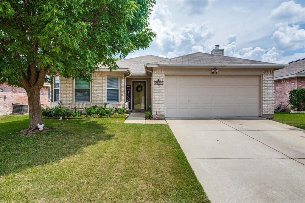 Property Photo: 2844 Bluffs Court TX 75071