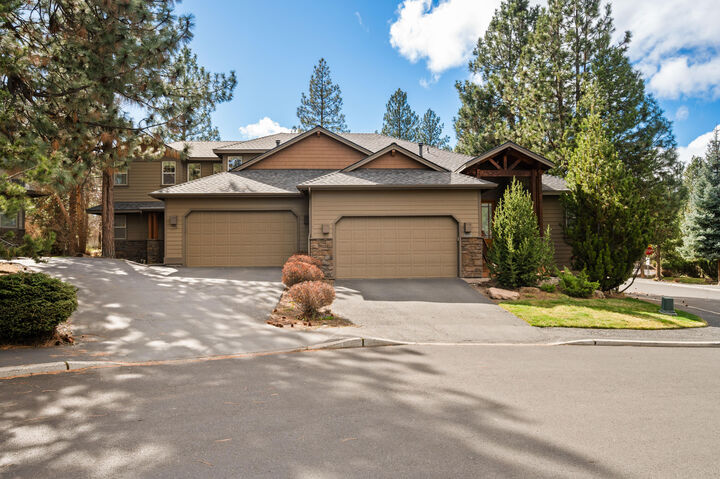 Property Photo: 2531 NW Locke Court OR 97703