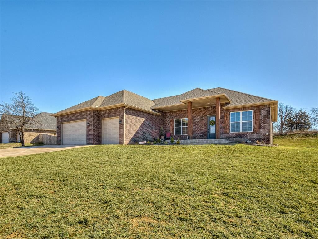 Property Photo:  11370 Blue Heron Creek  OK 73044 