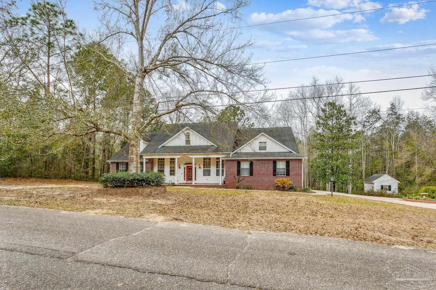 Property Photo:  1363 Water Oaks Trl  FL 32533 