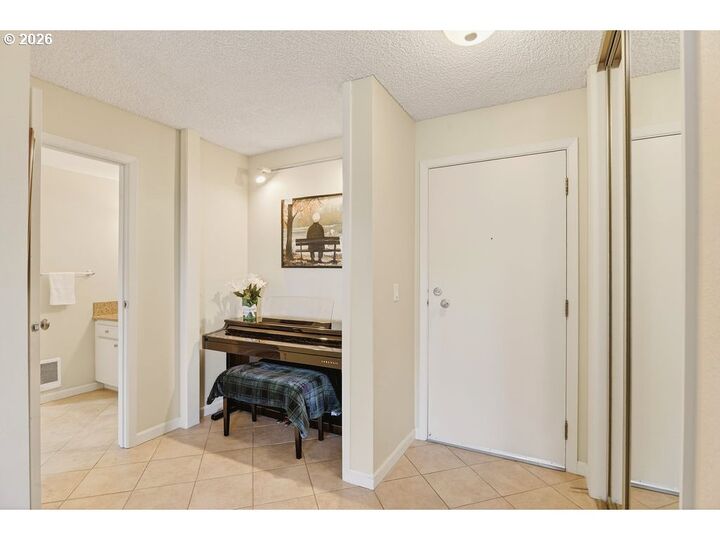 Property Photo:  5575 E Evergreen Blvd 4307  WA 98661 