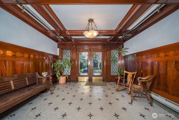 Property Photo:  626  13th Avenue E O  WA 98102 